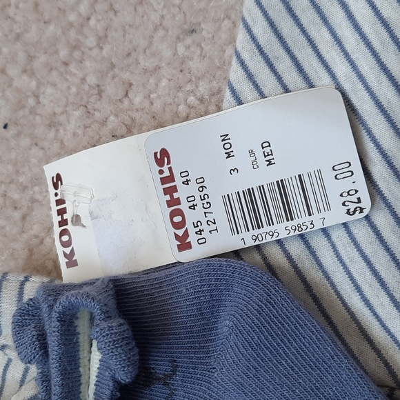 3 For $30. 4 piece matching set. Bodysuit, socks, hat, pants - Picture 9 of 9